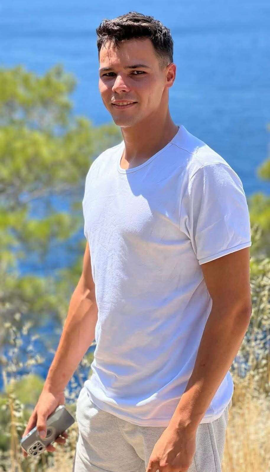 24 Yaşındaki Genç Ölümüyle Seydikemer'i Yasa Boğdu 4